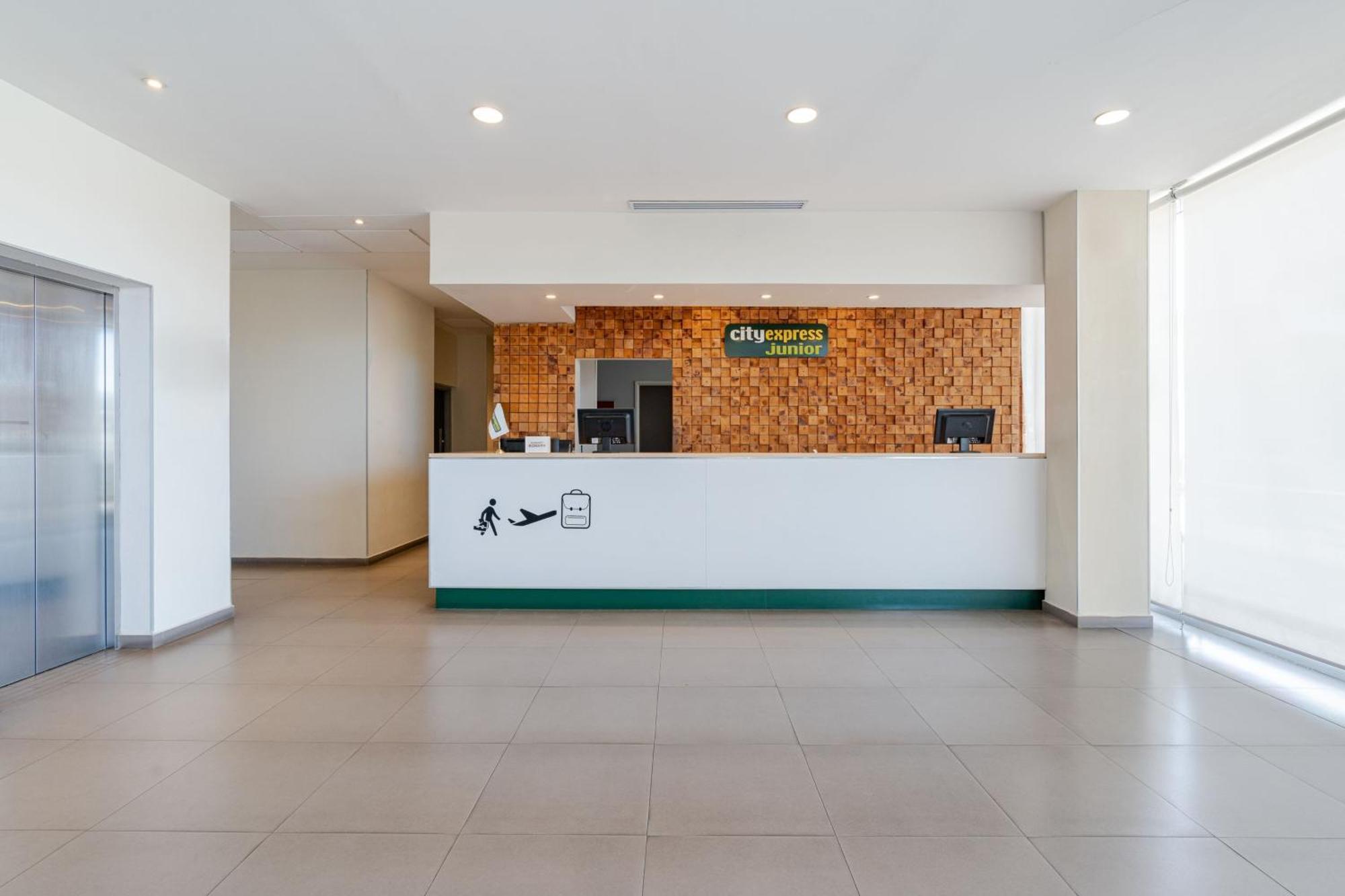 City Express Junior By Marriott Aguascalientes Centro Exterior foto