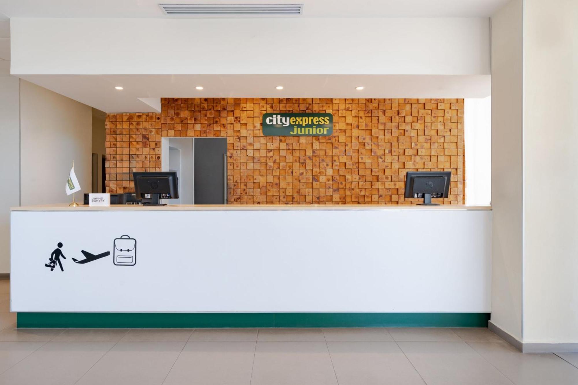 City Express Junior By Marriott Aguascalientes Centro Exterior foto