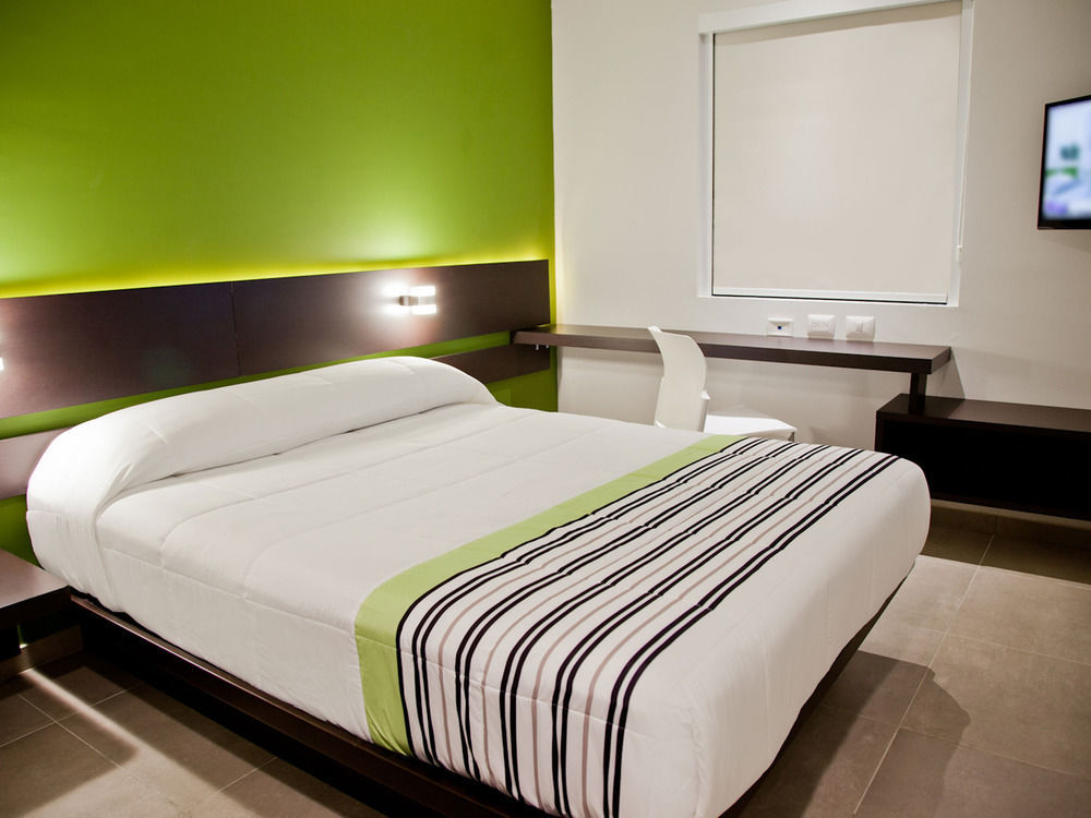 City Express Junior By Marriott Aguascalientes Centro Exterior foto